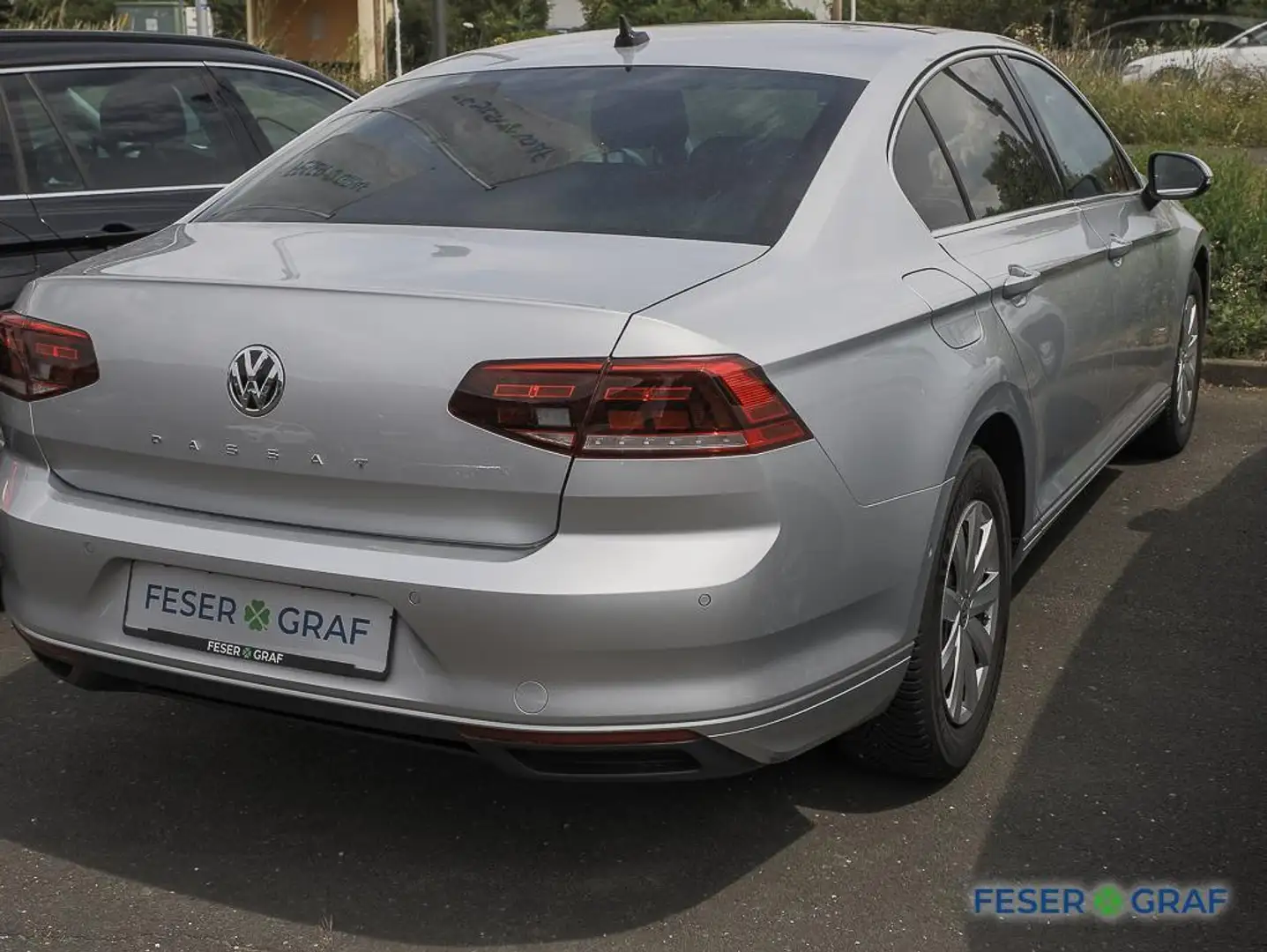 Volkswagen Passat Lim Business 2.0 TDI DSG Pano,Navi,LED,Kamera Silber - 2