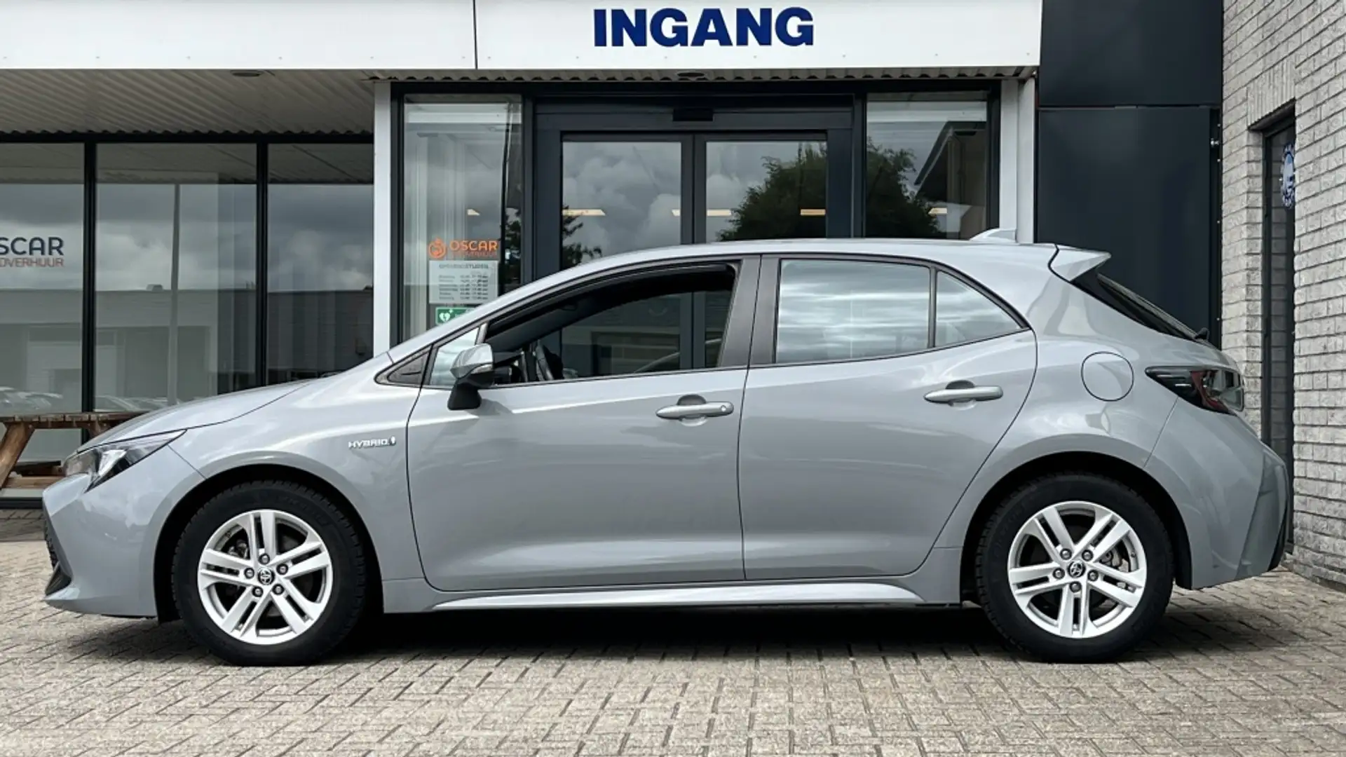 Toyota Corolla 1.8 Hybrid Active | Apple Carplay | Camera Gris - 2