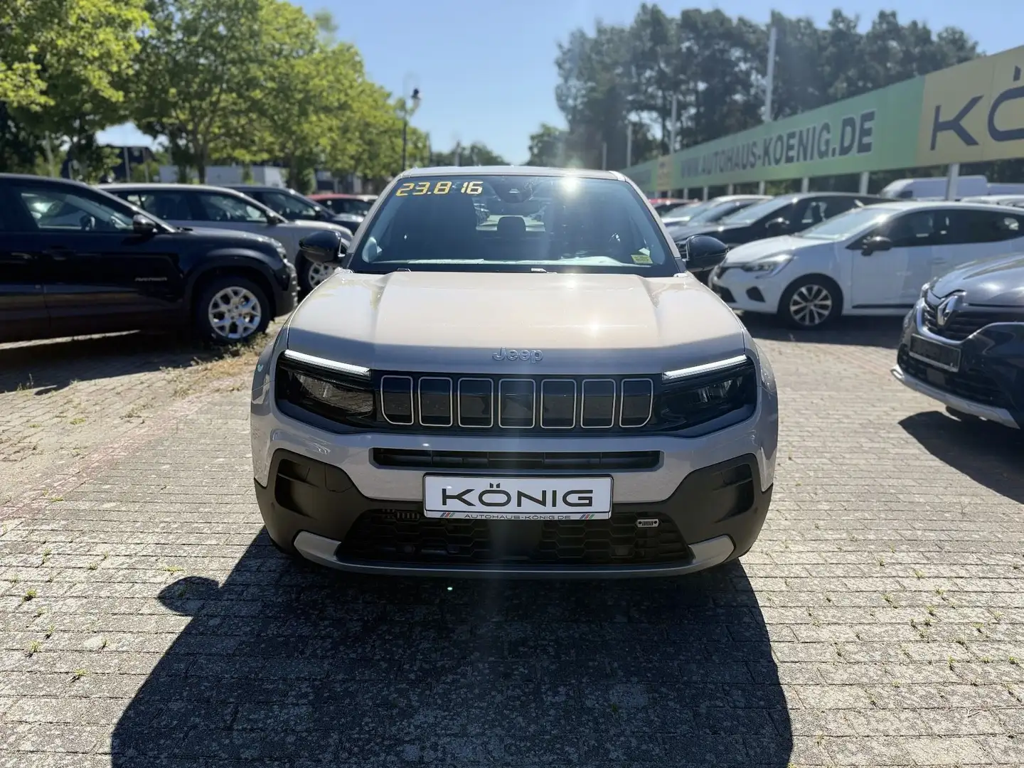 Jeep Avenger Altitude 1.2 GSE T3 100 PS WINTER PAKET Grijs - 2