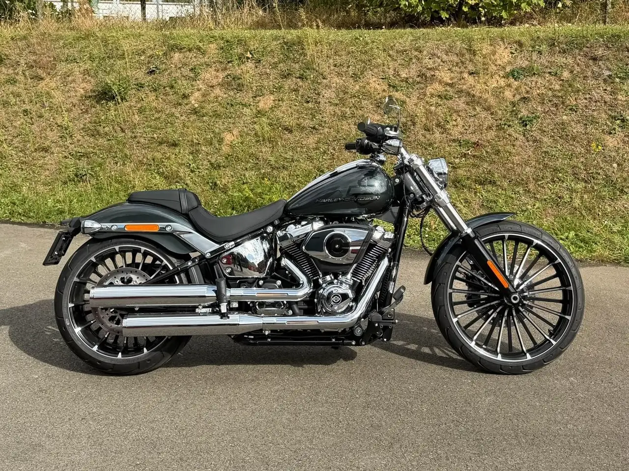 Harley-Davidson Breakout