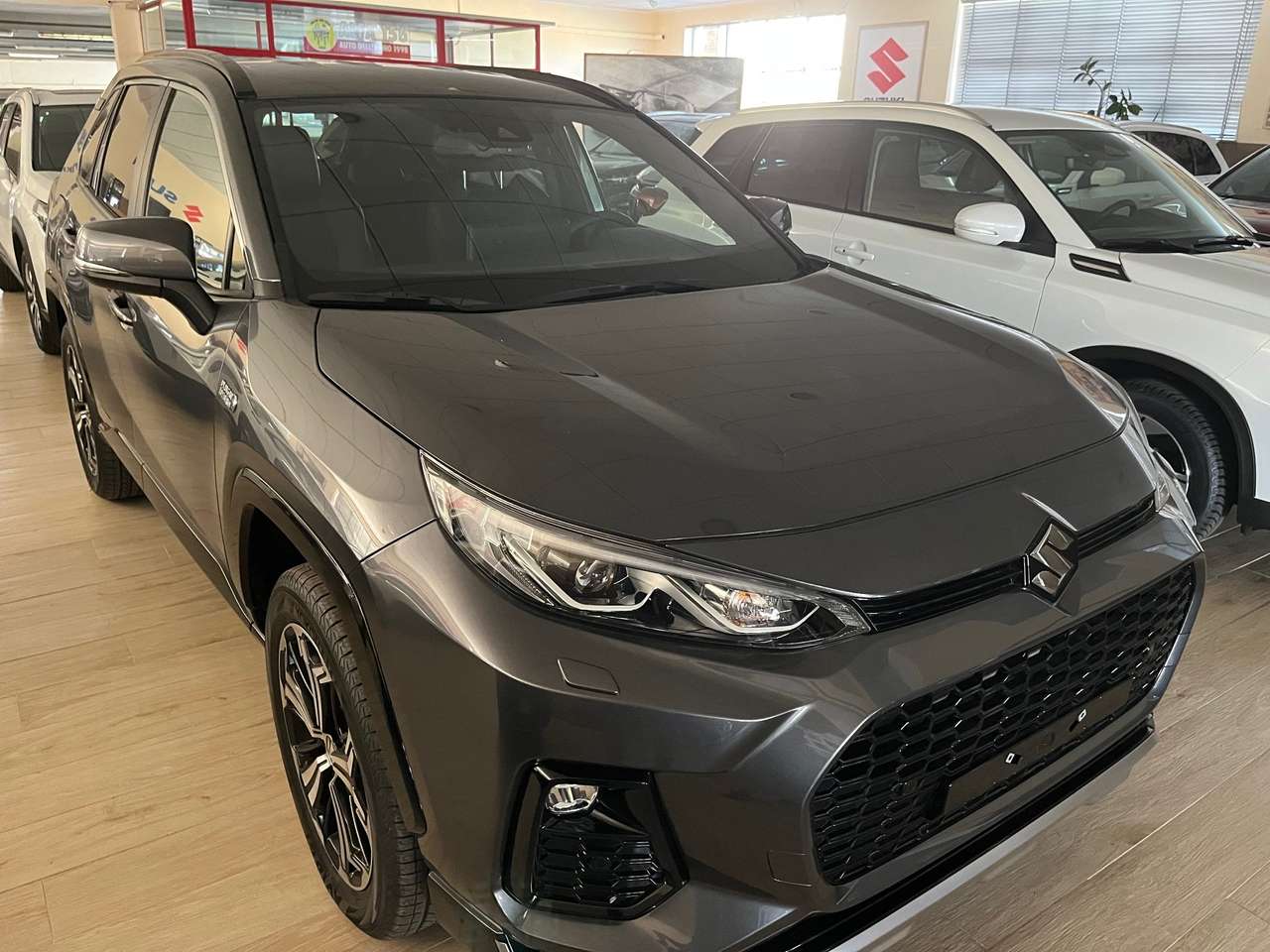 Suzuki Across PLUG IN, KM ZERO, CONCESSIONARI SUZUKI DAL 1986