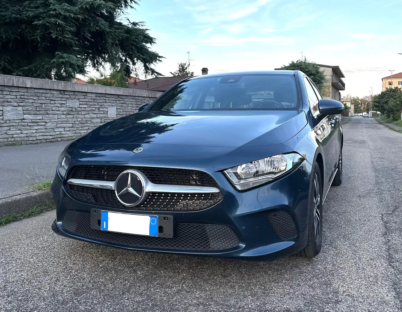 Mercedes-Benz A 180 A 180 d Business auto Blu/Azzurro - 1