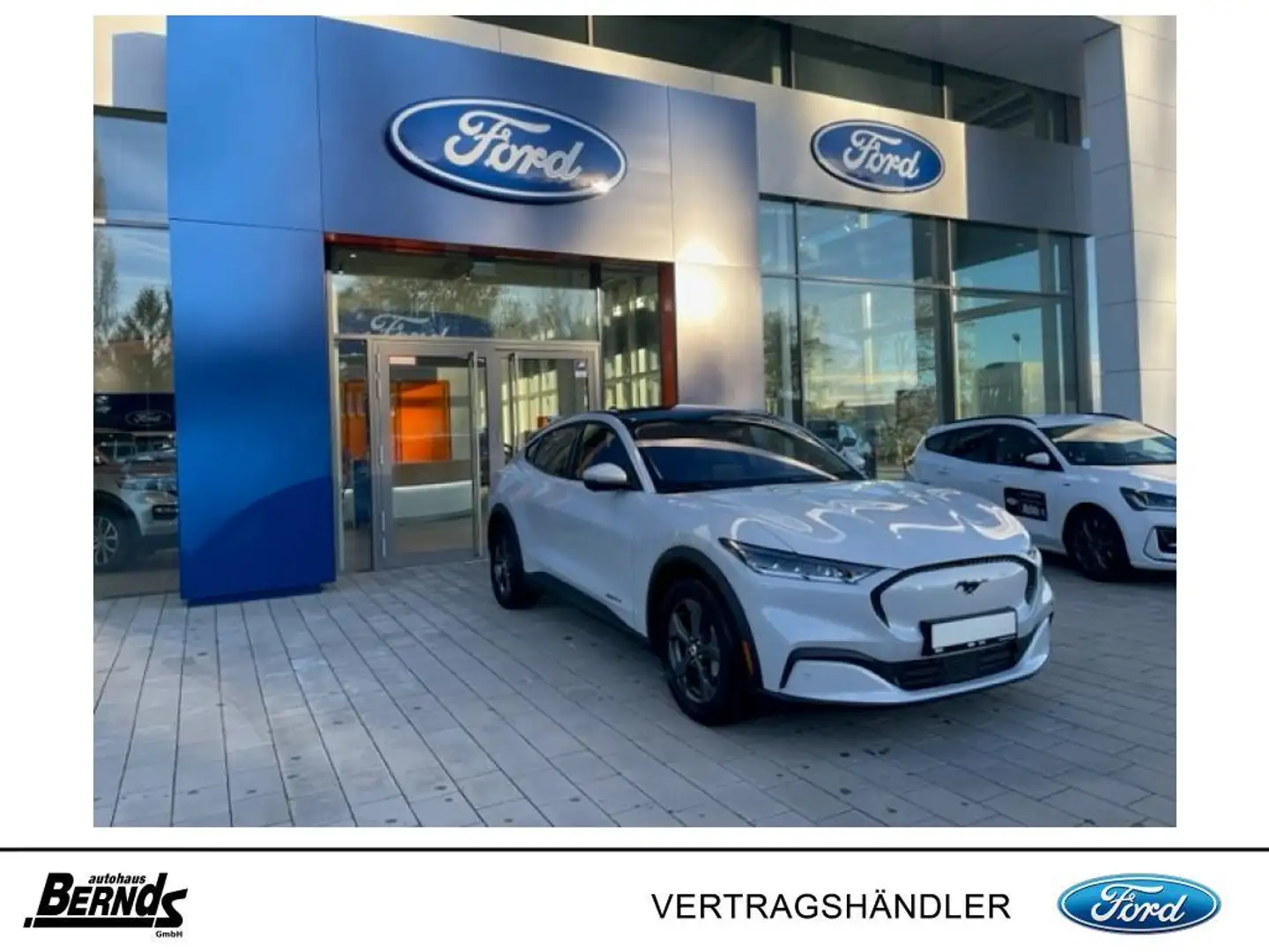 Ford Mustang Mach-E KLIMA LED PARKPILOT PANORAMDACH R-KAMERA ISOFIX SH Biały - 2