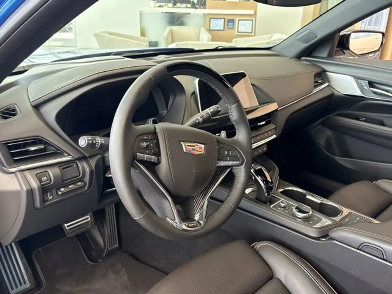 Cadillac CT4-V снимка Cadillac CT4-V