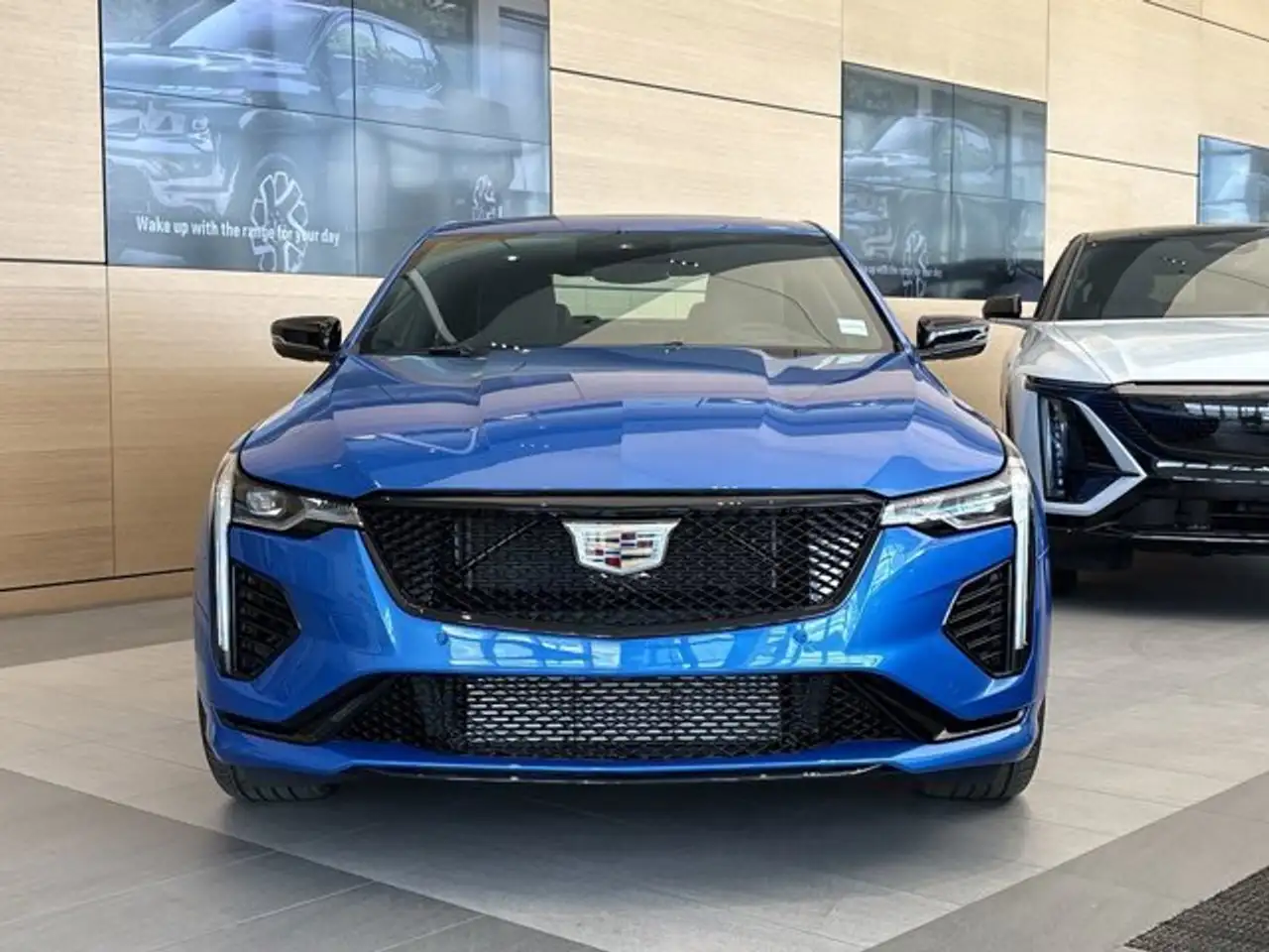 Cadillac CT4-V снимка Cadillac CT4-V