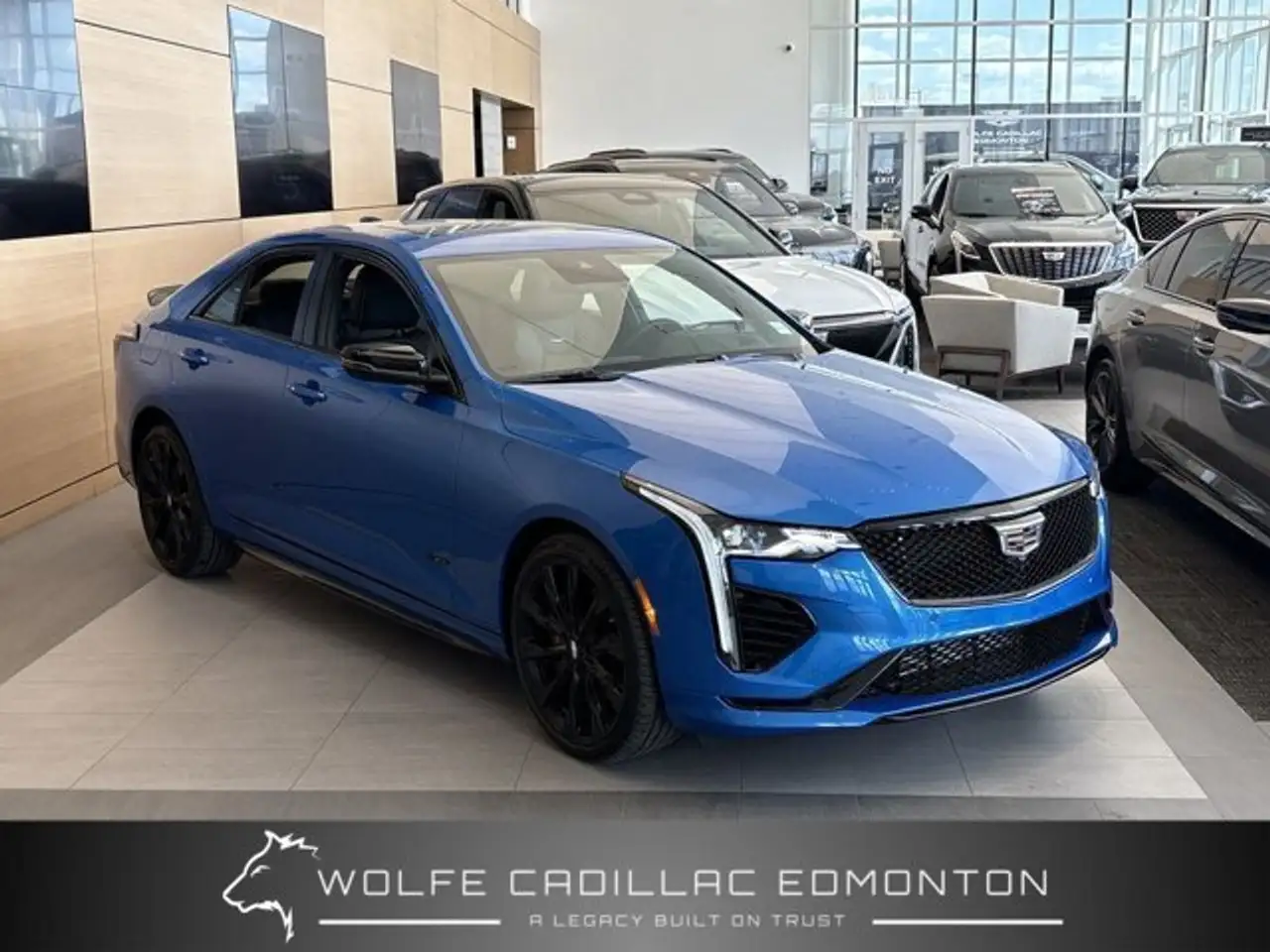 Cadillac CT4-V photo Cadillac CT4-V