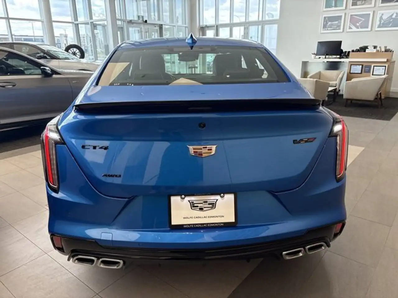 Cadillac CT4-V снимка Cadillac CT4-V