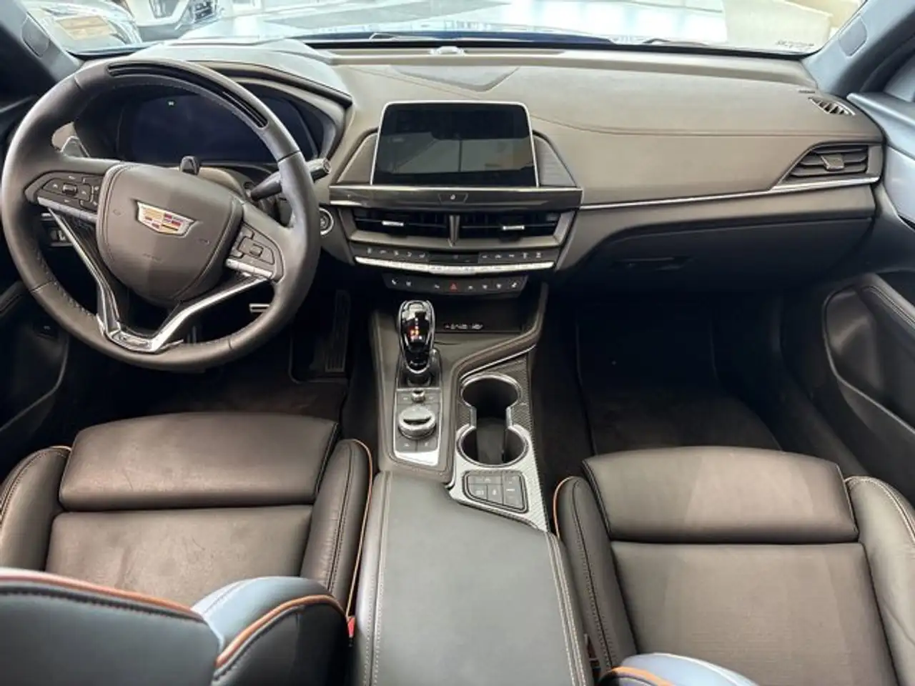 Cadillac CT4-V снимка Cadillac CT4-V