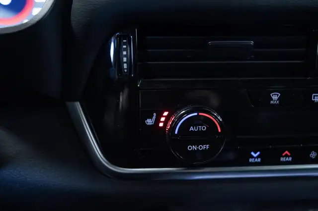 Nissan X-Trail view 14