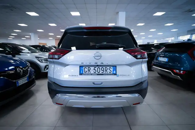 Nissan X-Trail view 4
