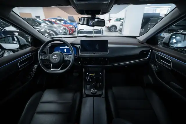 Nissan X-Trail view 9