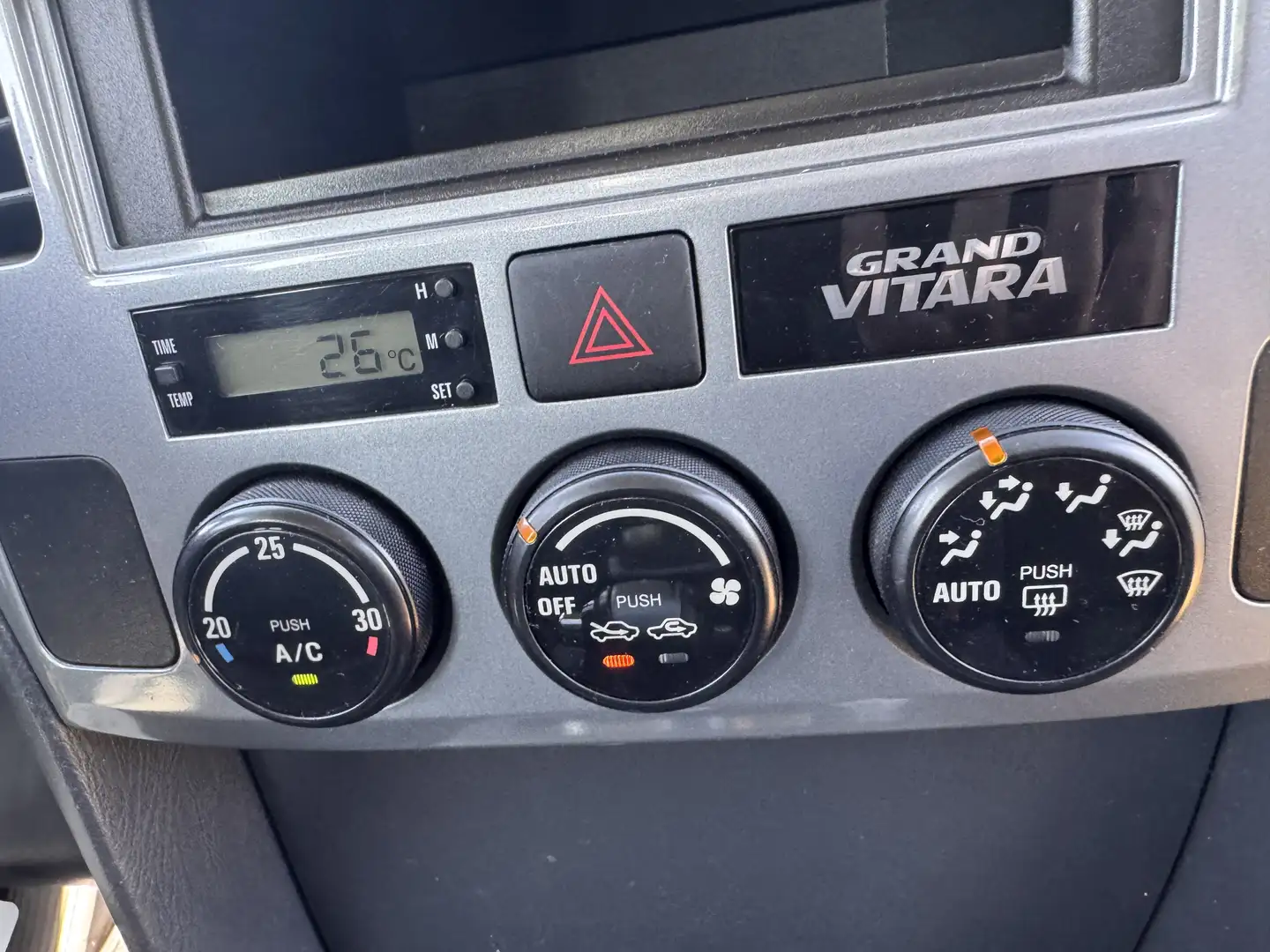 Suzuki Grand Vitara 2.0 S-Limited Grijs - 2