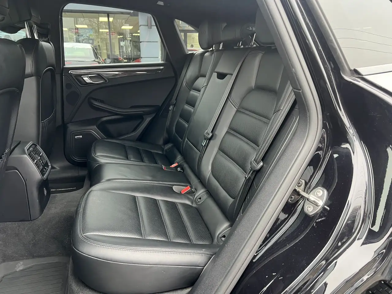 Porsche Macan снимка Porsche Macan