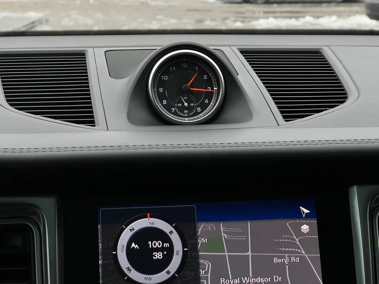 Porsche Macan снимка Porsche Macan