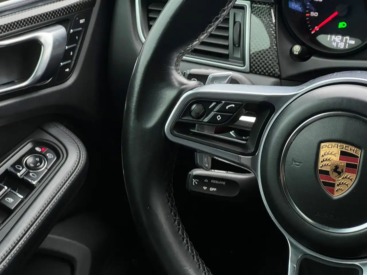 Porsche Macan снимка Porsche Macan