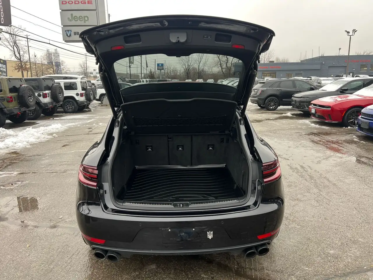 Porsche Macan снимка Porsche Macan