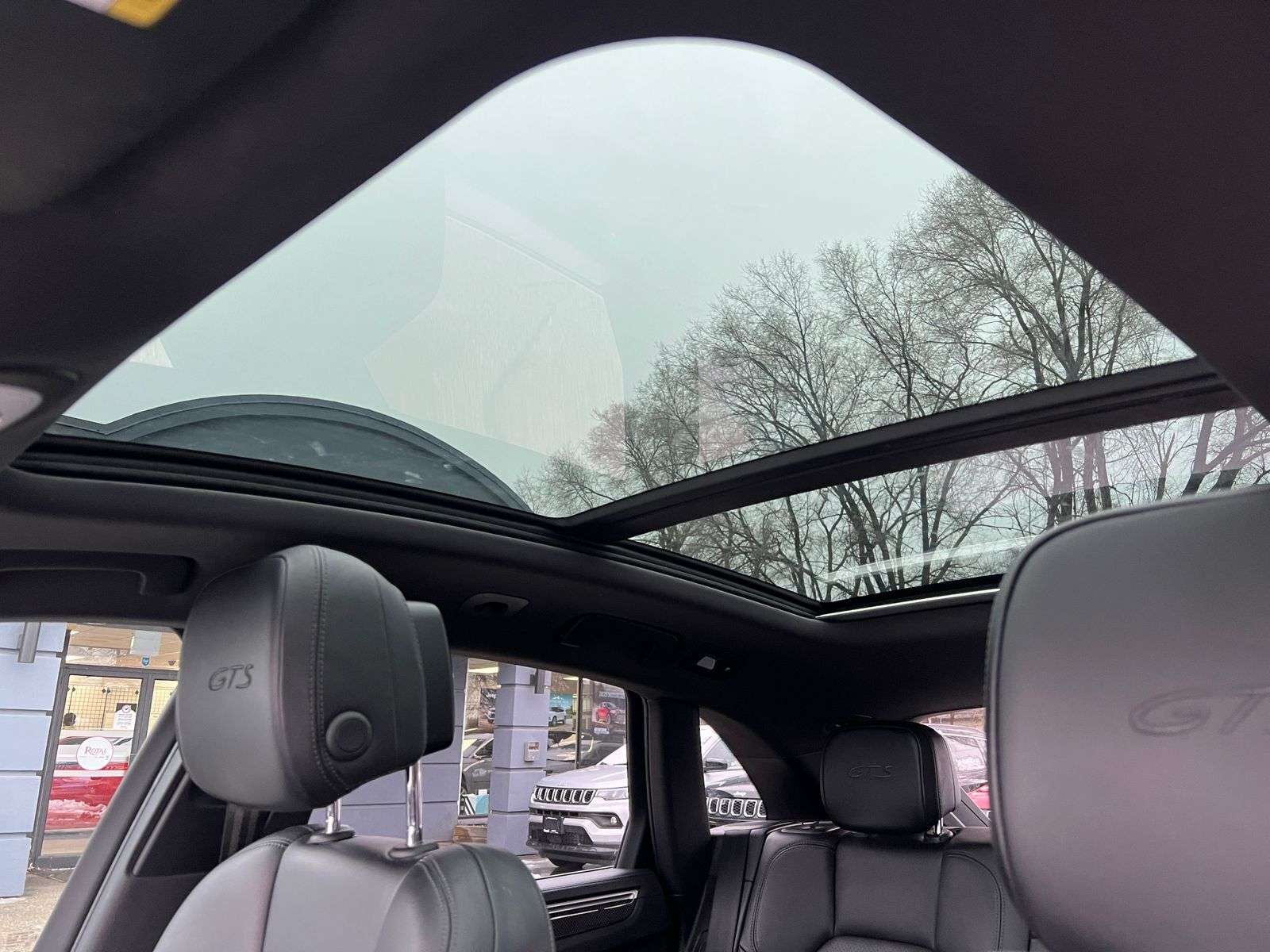 2018 Porsche Macan GTS thumb 26