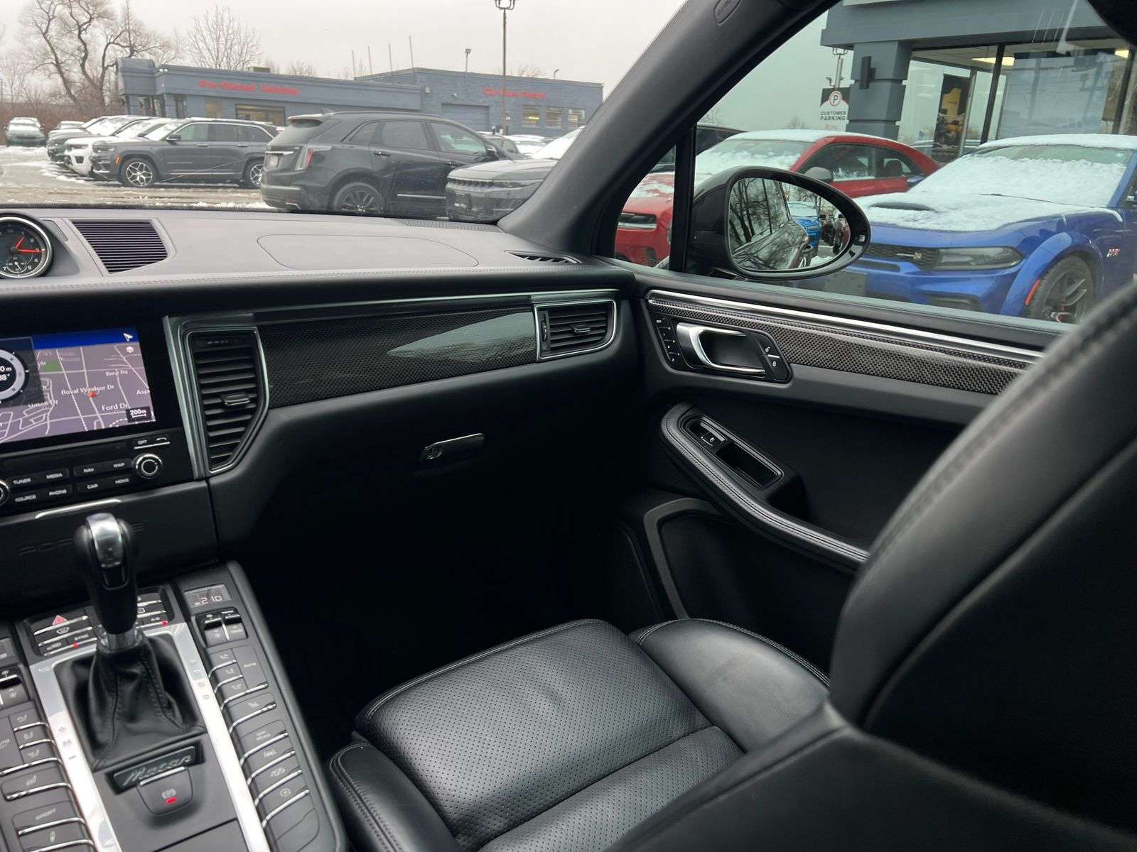 2018 Porsche Macan GTS thumb 31