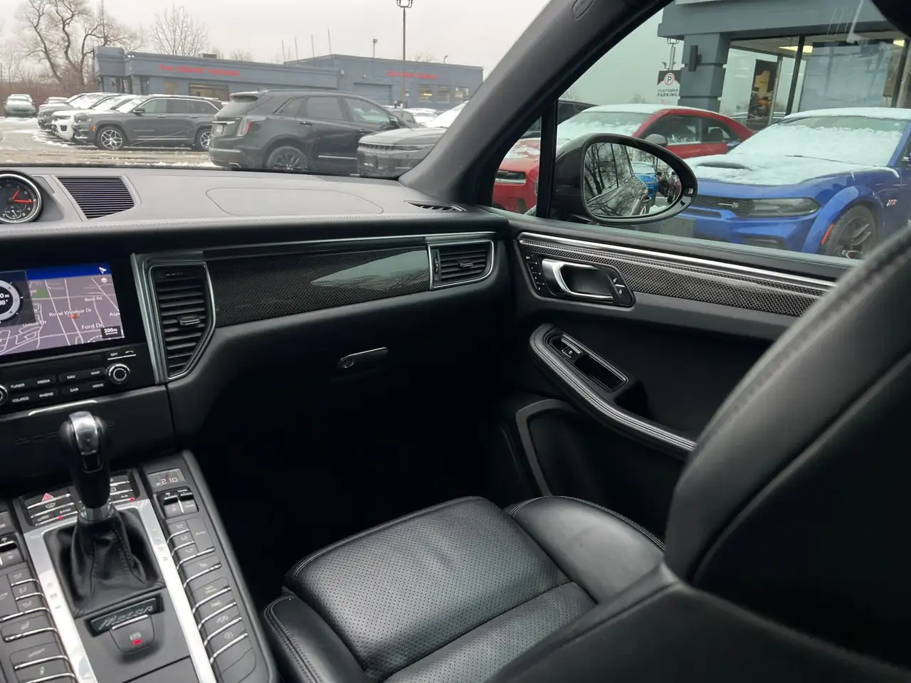 Porsche Macan снимка Porsche Macan