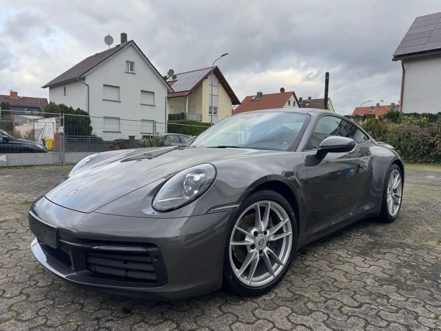 Porsche 992 Carrrera PDK*Mit Werksgarantie bis 02/2026 Grau - 2