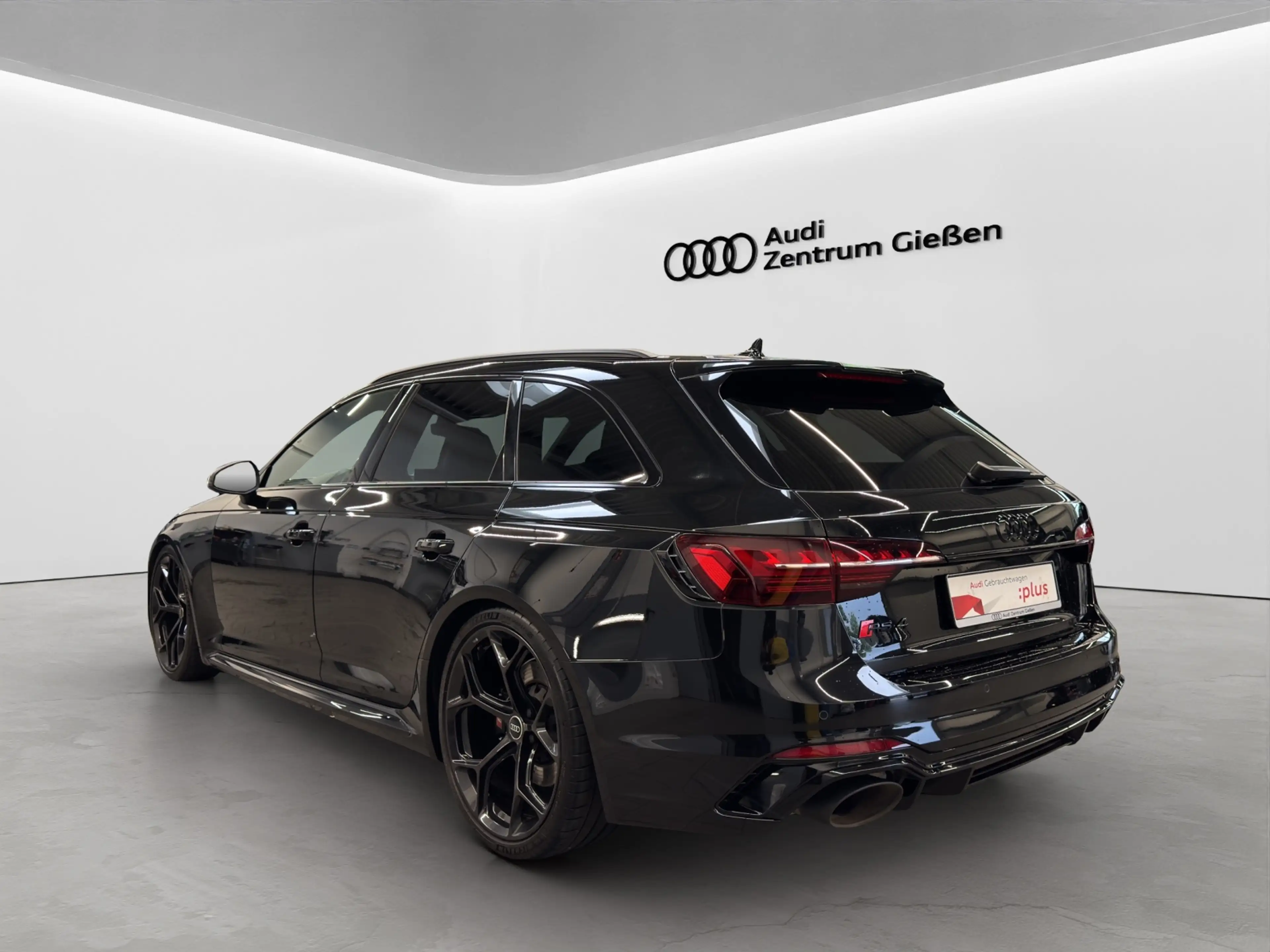 Audi RS4 RS 4 Avant 2.9 TFSI quattro Black competition p... — photo 3