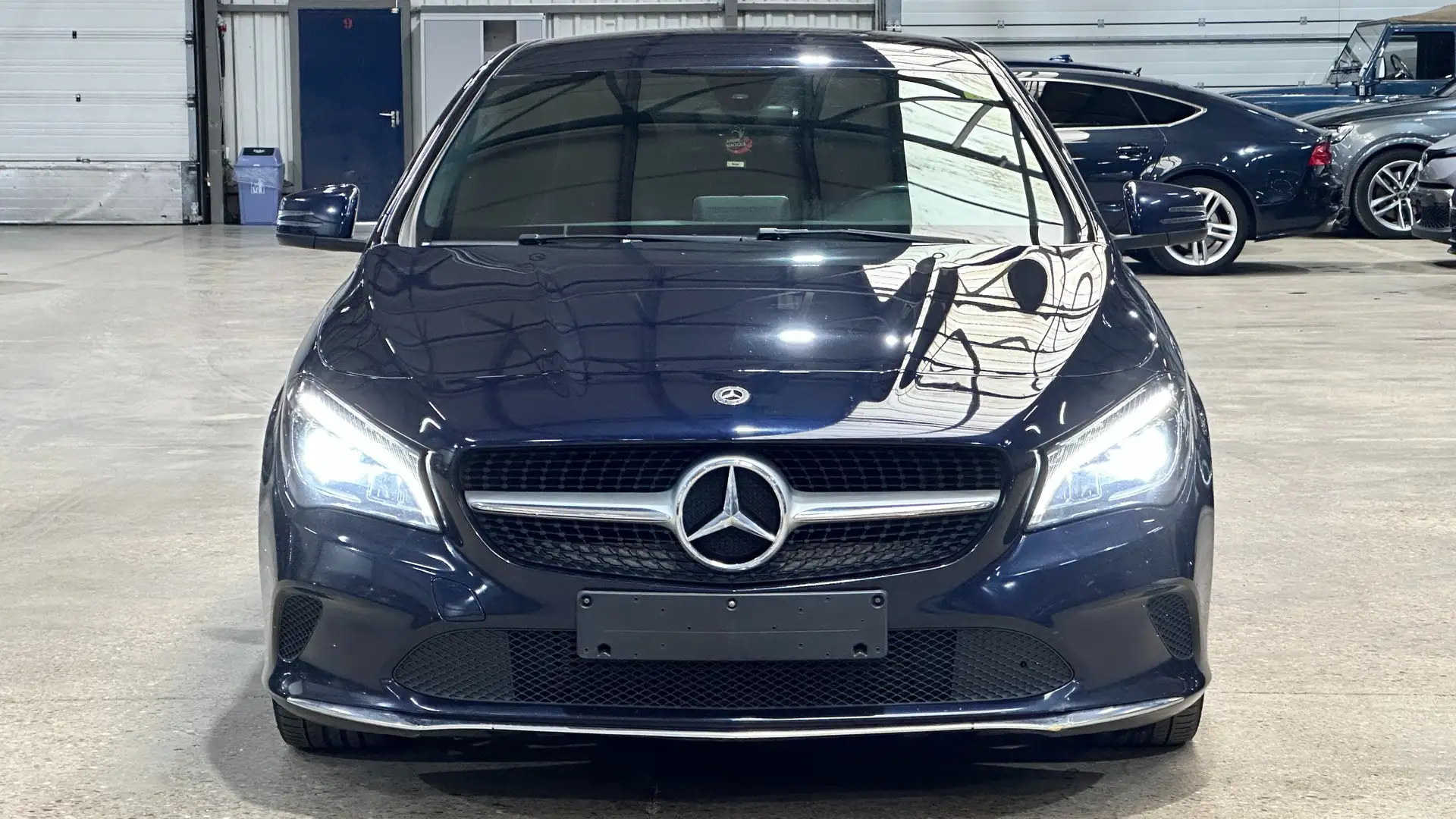 Mercedes-Benz CLA 200 d Blauw - 2