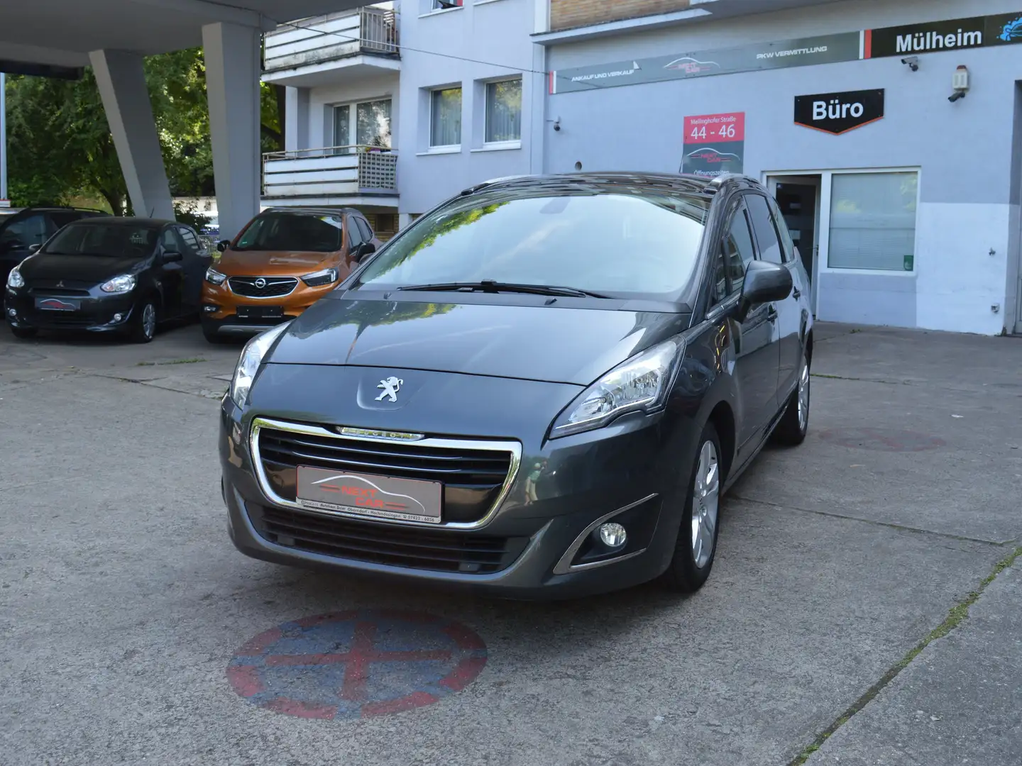 Peugeot 5008 HDI FAP 150 Style*Navi*PDC*Head UP Display* Gris - 1