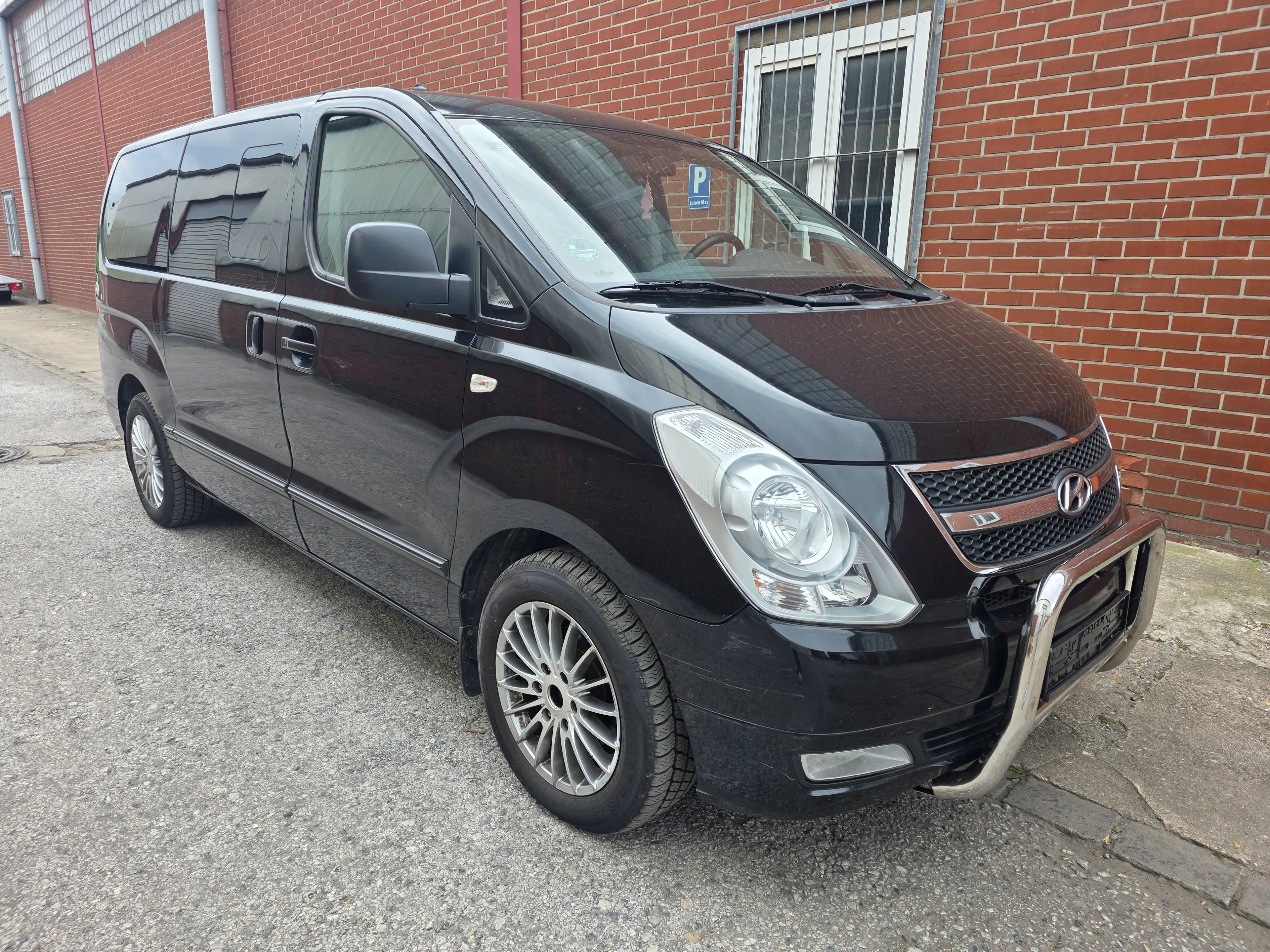 Hyundai H-1 Travel Premium — photo 2