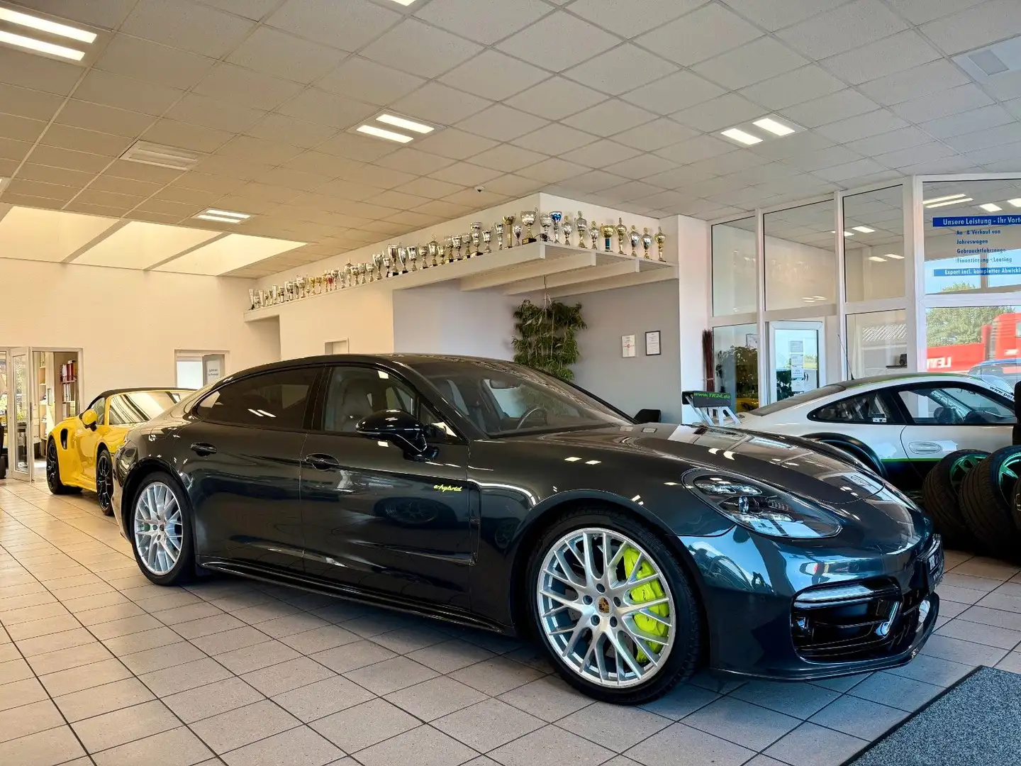 Porsche Panamera Turbo S E-Hybrid Executive SportDesign Grau - 1