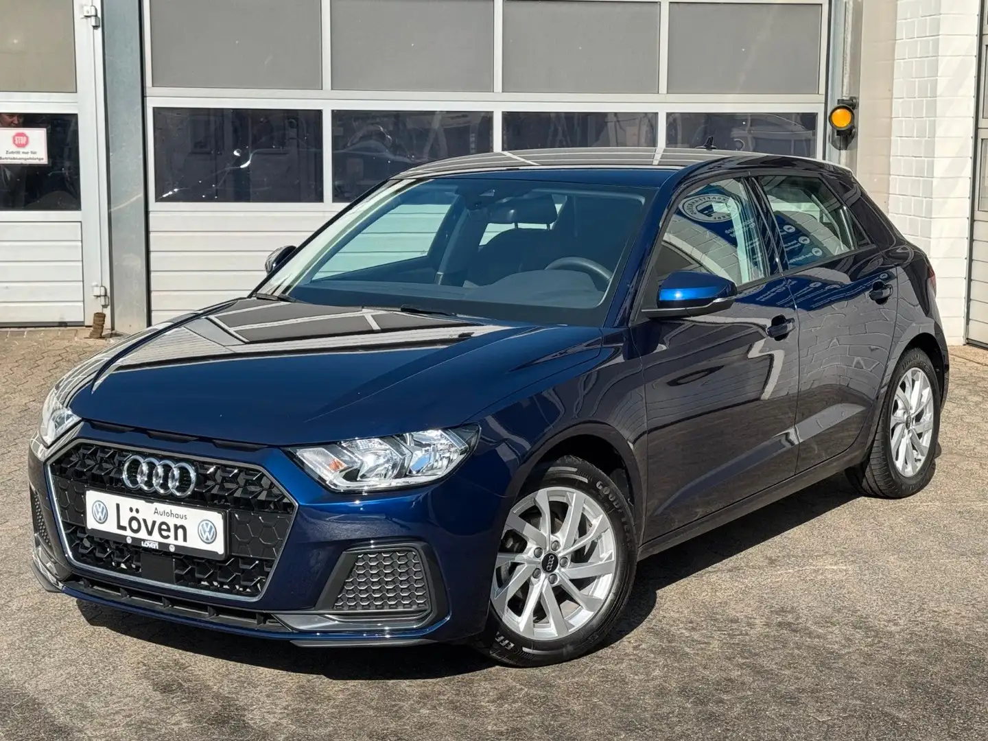 Audi A1 Sportback 25 TFSI S tronic advanced|Navi|SHZ Blau - 1