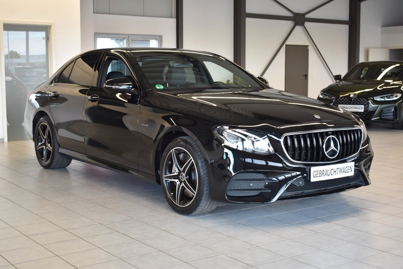 Mercedes-Benz E 220 / E300de AMG-LINE/NIGHT-P./WIDESCREEN/AMBI