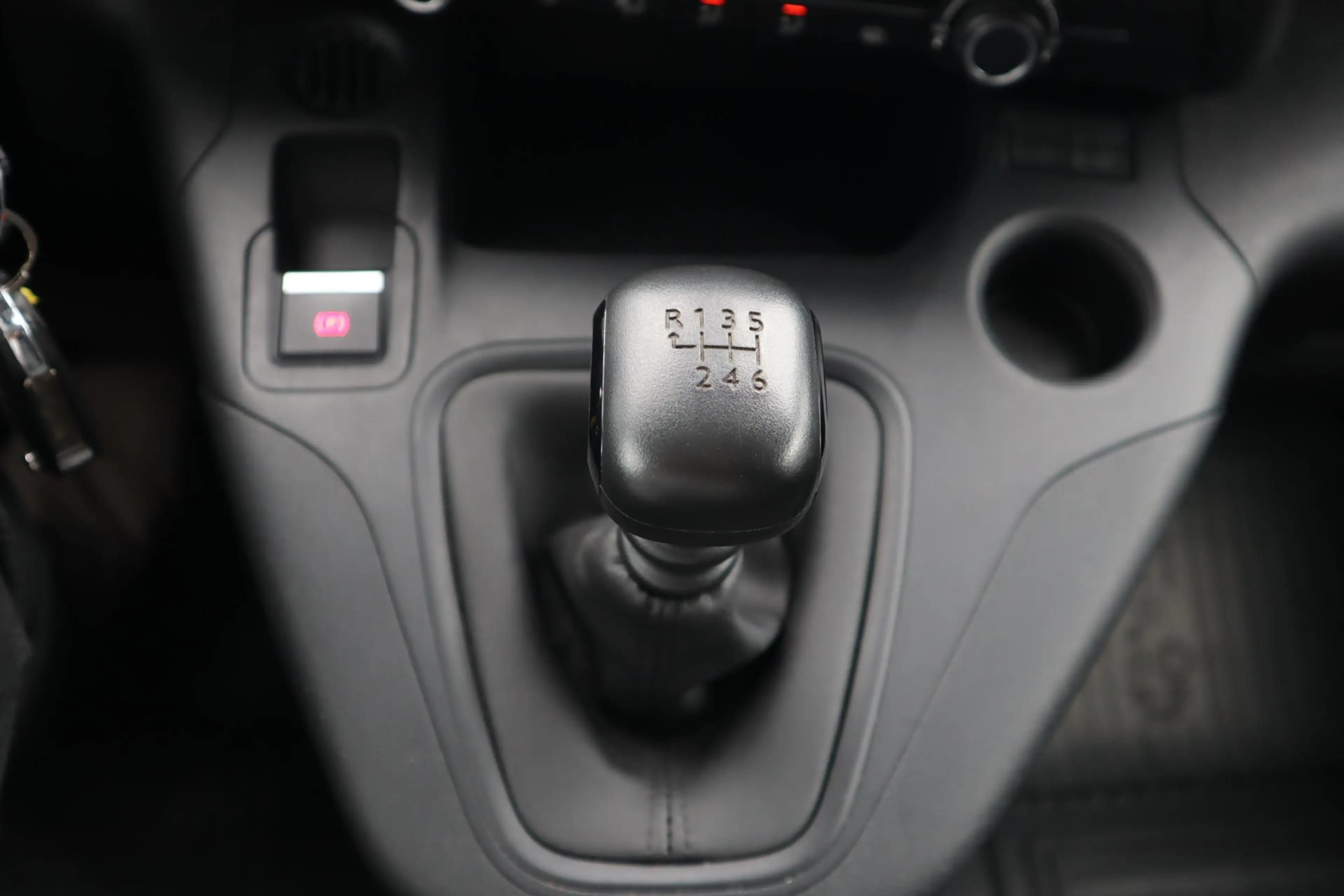 Toyota Proace City 1.5 D-4D COOL L2 3-PERS AIRCO CRUISE BETIMMERD P-S — photo 23