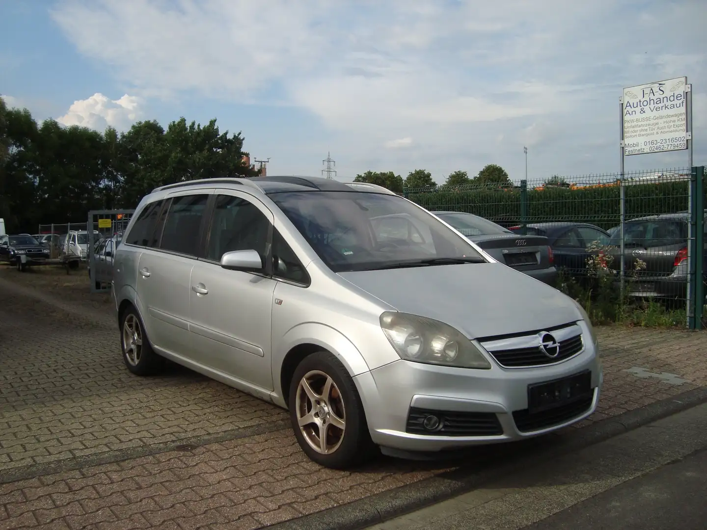 Opel Zafira Zafira 1.8--- SCHNÄPSCHEN --- Grau - 1