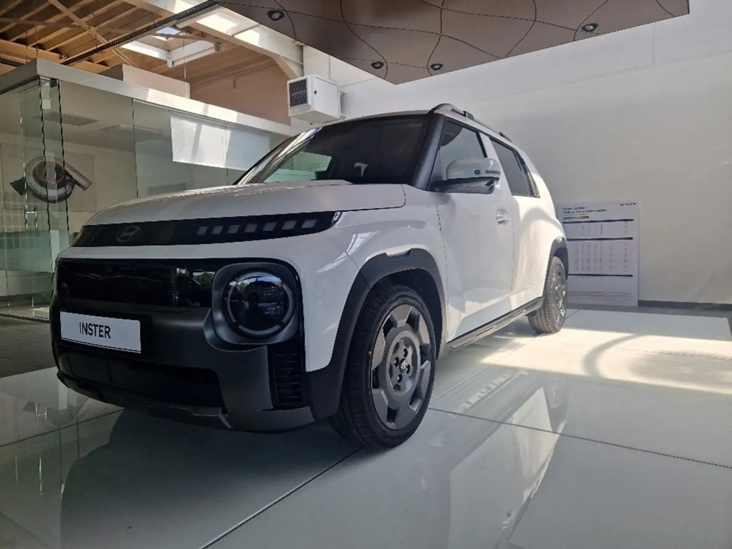 Hyundai Inster Cross Sensation 49kWh Blanco - 1