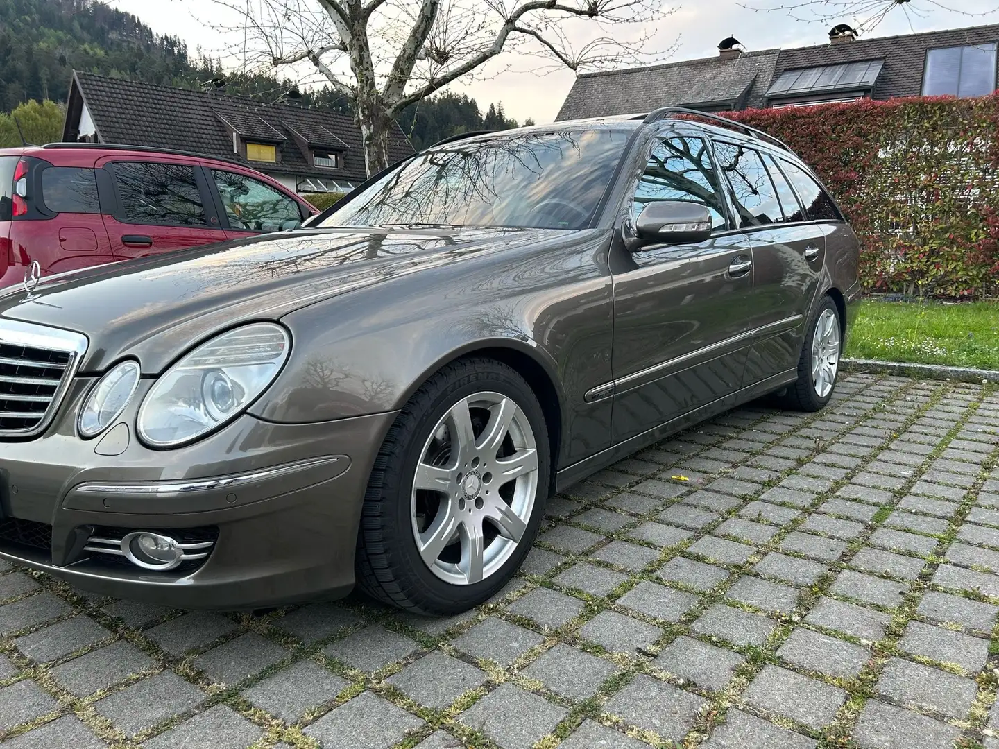 Mercedes-Benz E 320 T Avantgarde 4MATIC CDI Aut. - 1