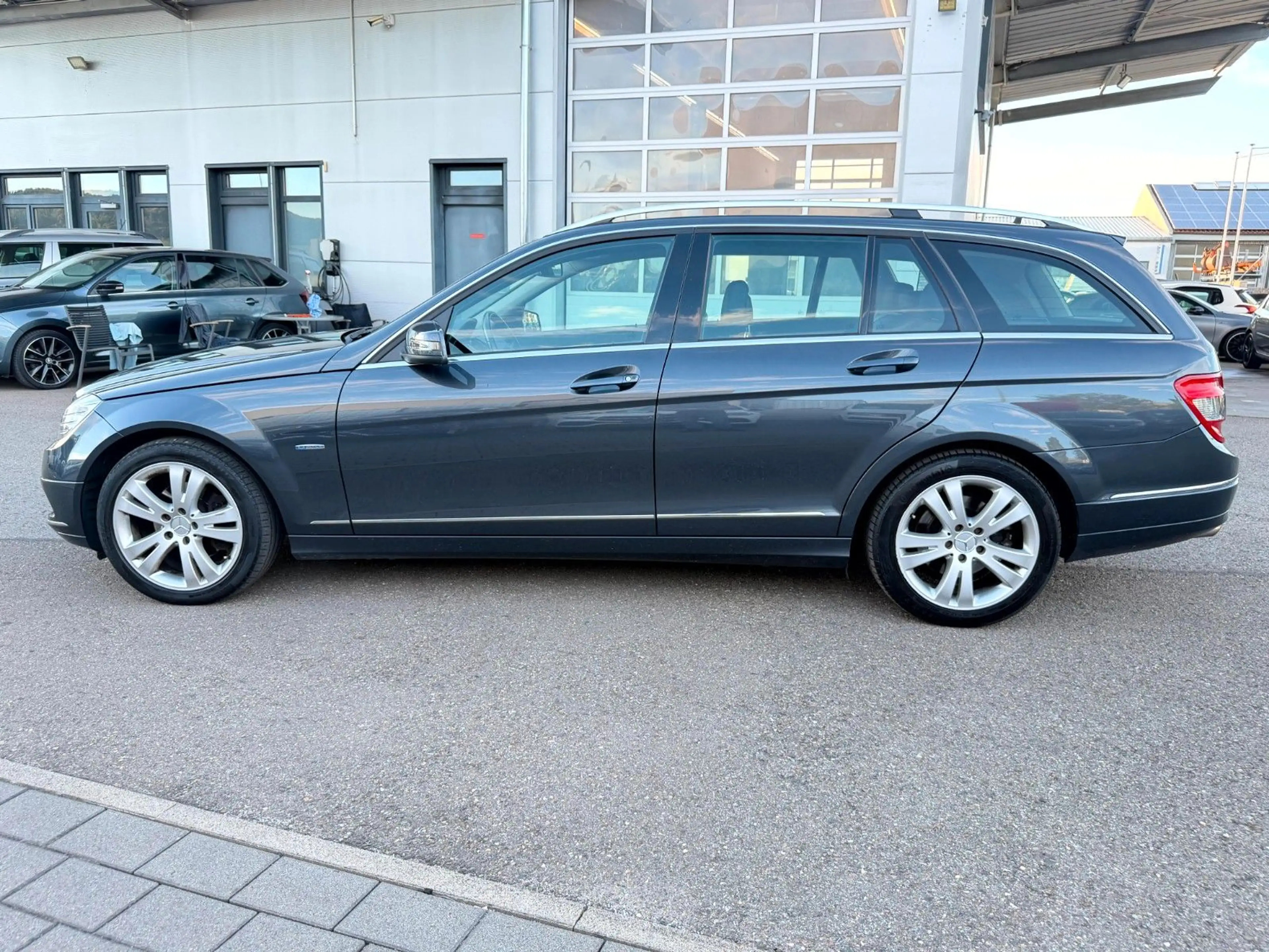 Mercedes-Benz C 200 CGI T-Modell BlueEfficiency_Xenon_KlimAut_ — photo 8