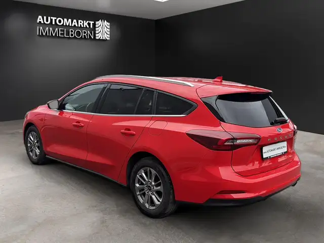 Ford Focus view 6