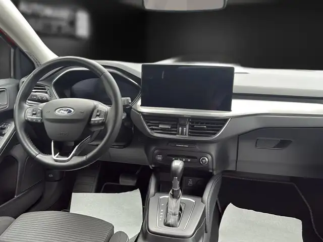 Ford Focus view 15