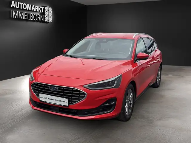 Ford Focus view 3