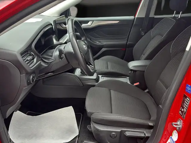 Ford Focus view 14