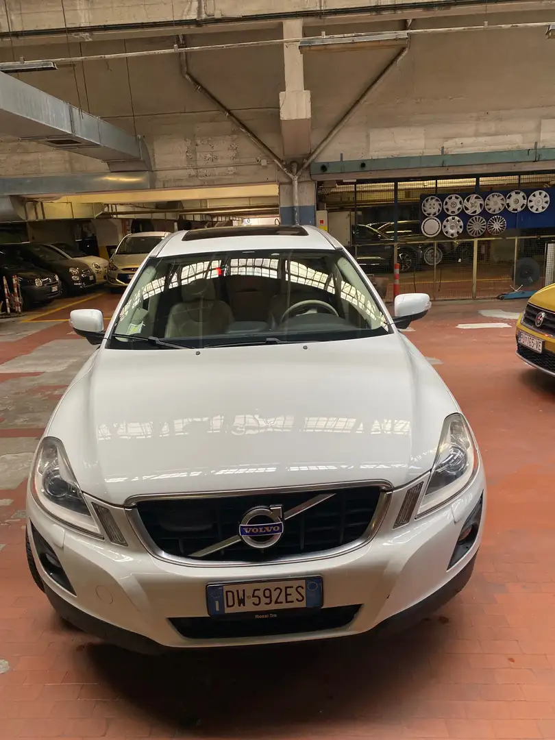 Volvo XC60 XC60 I 2008 2.4 d5 Summum Bianco - 2