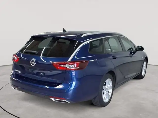 Opel Insignia view 4
