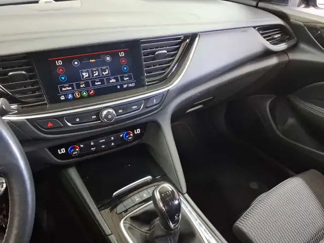 Opel Insignia view 9