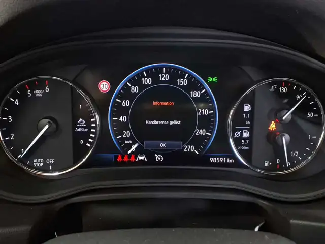 Opel Insignia view 11
