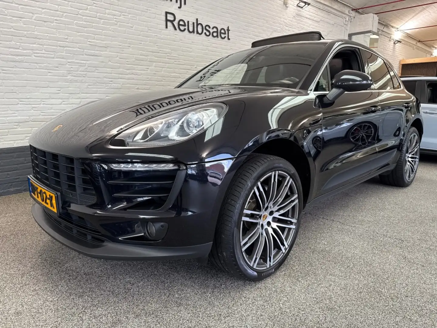 Porsche Macan 2.0 Sport Chrono VERKOCHT!!! Zwart - 2