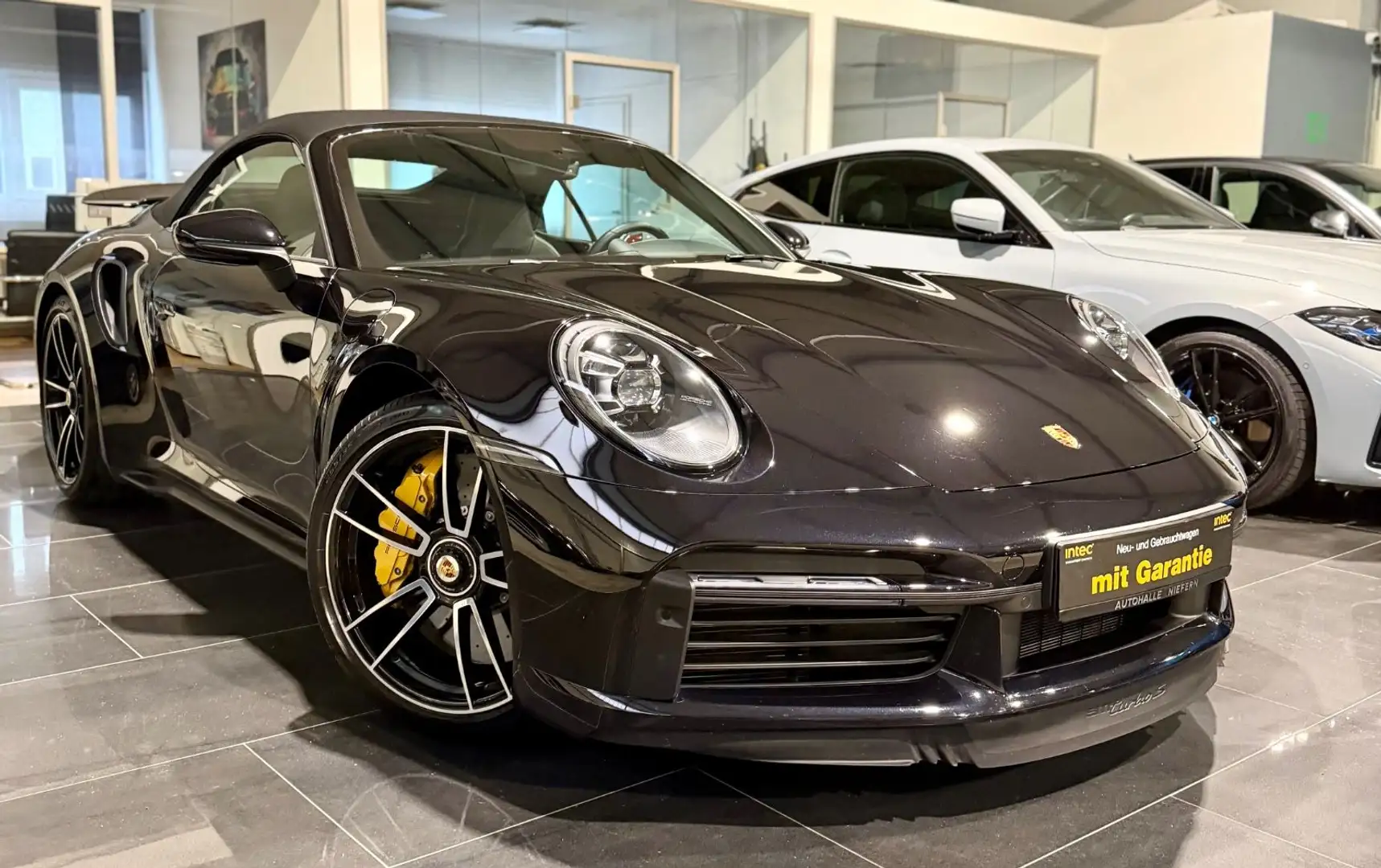 Porsche 992 911 Turbo S Cabrio*CHRONO*SPORT AGA*BOSE*MATRIX Schwarz - 1