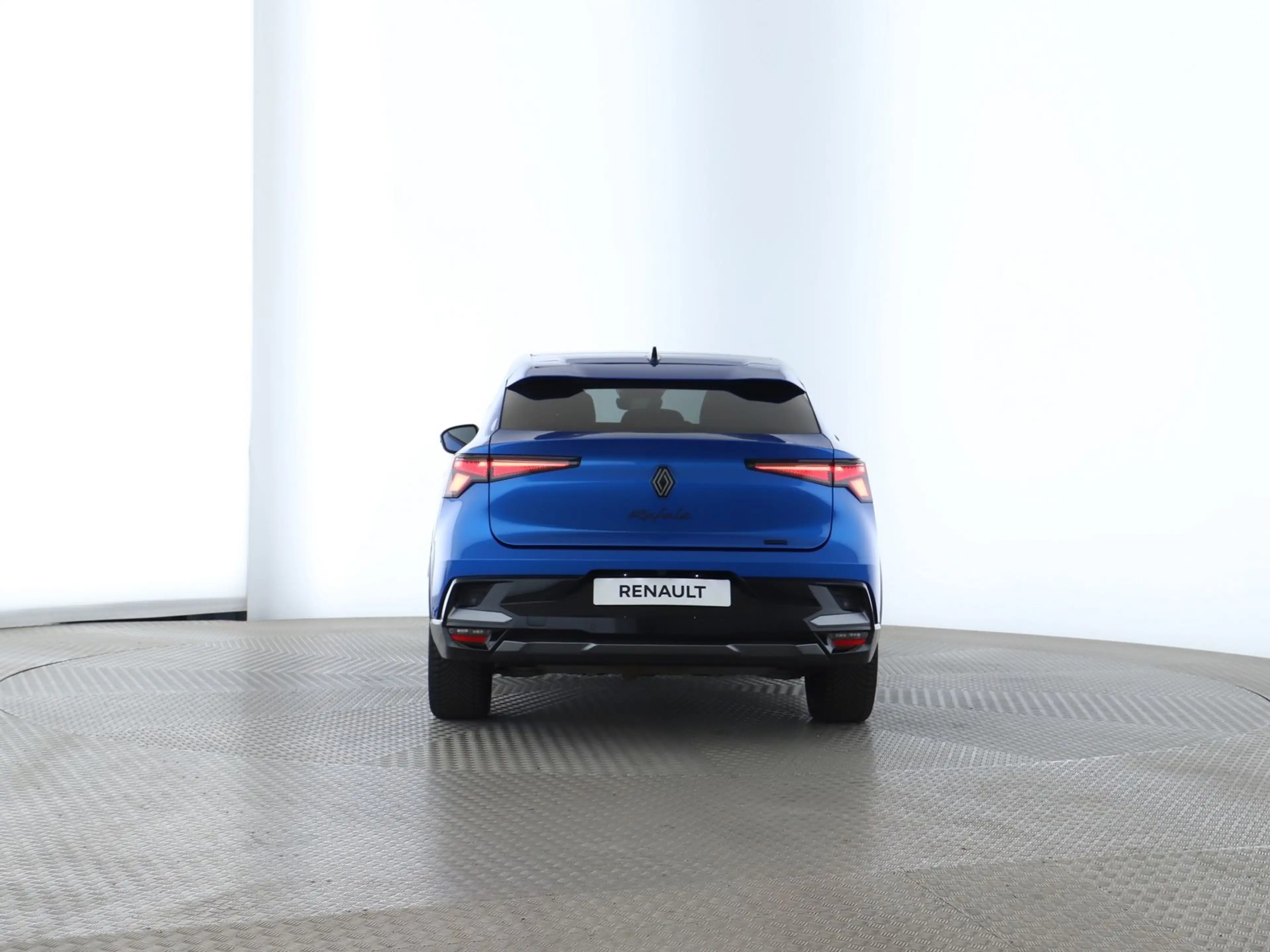 Renault Rafale 300 E-Tech 4x4 Esprit Alpine Plug-in — photo 4