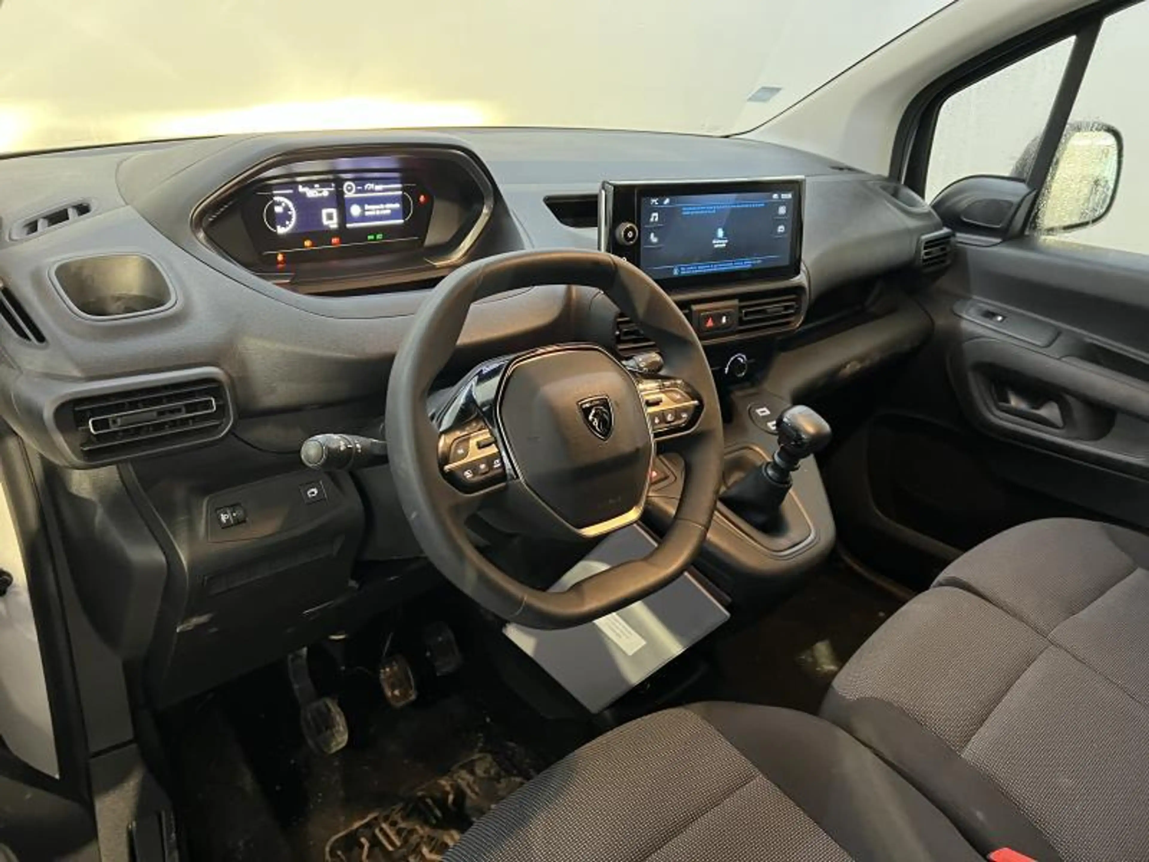 Peugeot Partner . — photo 11