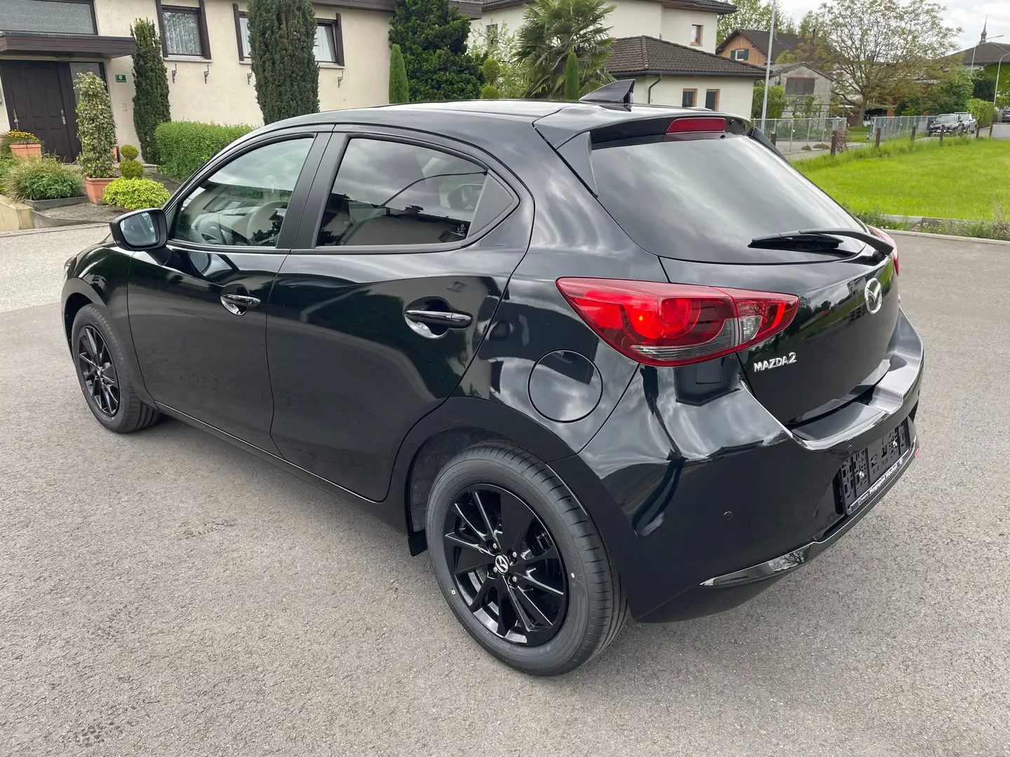 Mazda 2 Skyactiv G75 Homura Schwarz - 2
