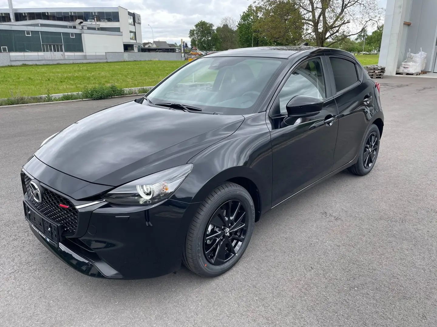 Mazda 2 Skyactiv G75 Homura Schwarz - 1
